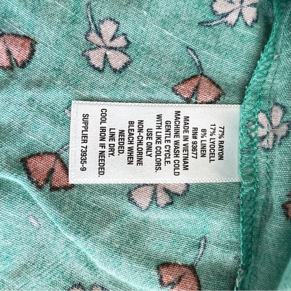 a.n.a Shirred Sleeve Floral Blouse Size XL - Picture 8 of 8